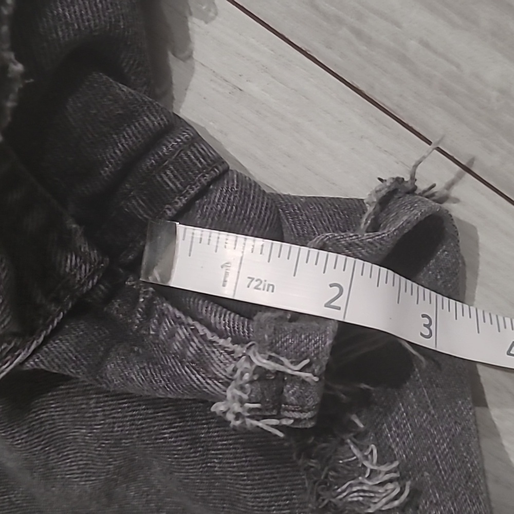 Levi's 521 Tapered High Waisted Shorts - Picture 9 of 10